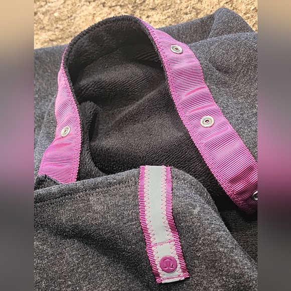 LULULEMON Fleece/Velour Vinyasa Scarf - Black/Gray/Magenta - Picture 5 of 9